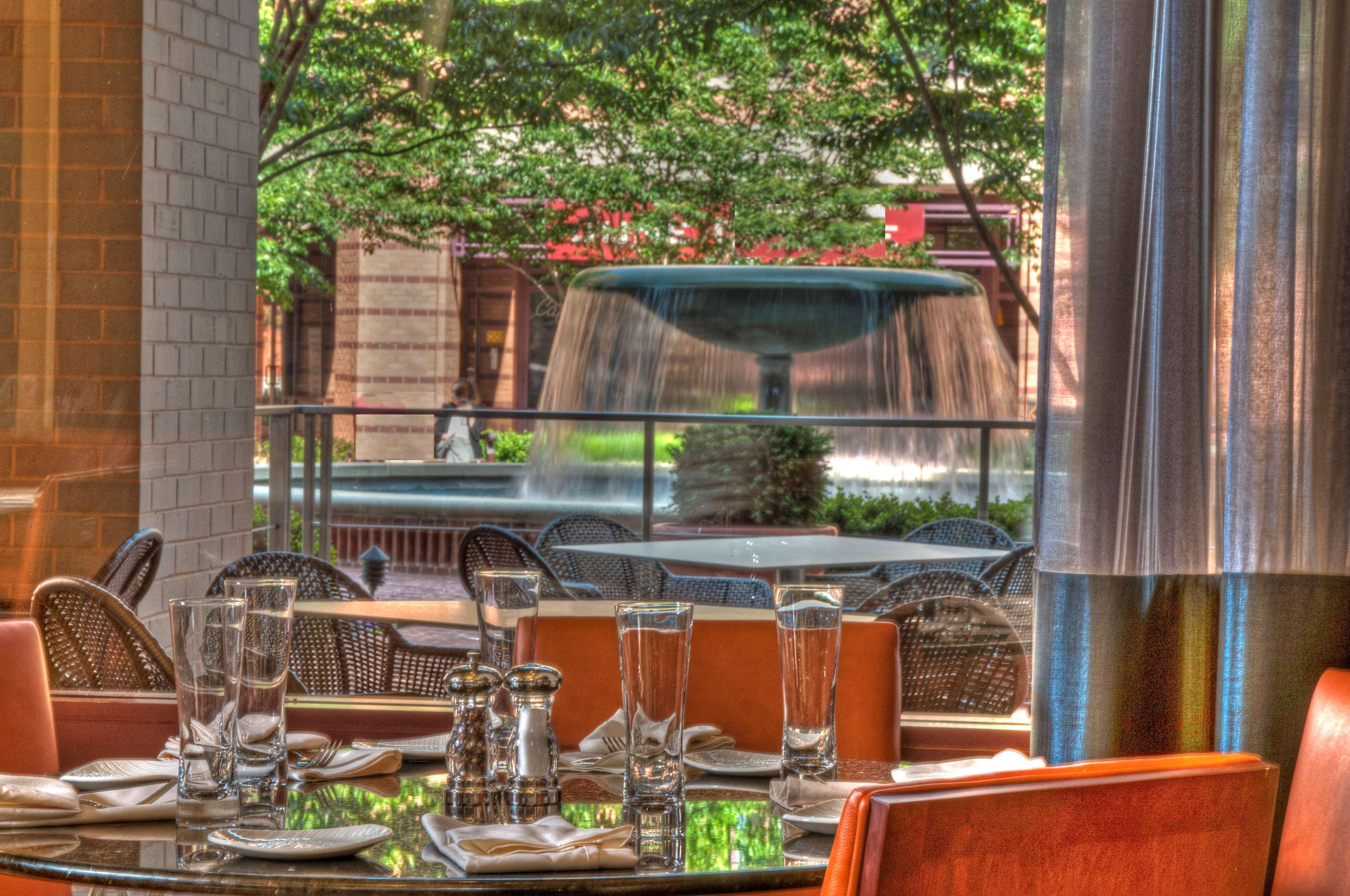 Embassy Suites By Hilton Alexandria Old Town Exterior foto